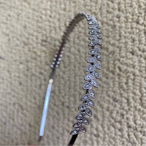 Silver Wreath Pattern Headband